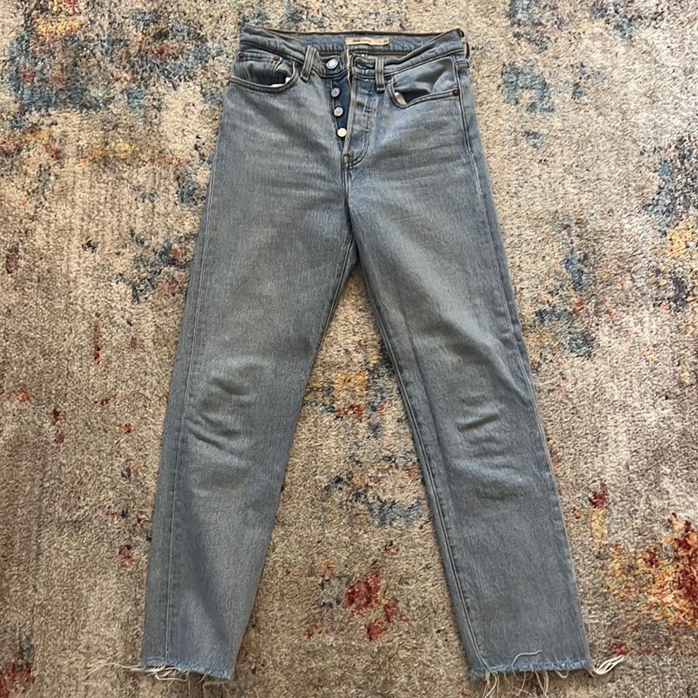Levis Wedgie Straight Jeans - size 24